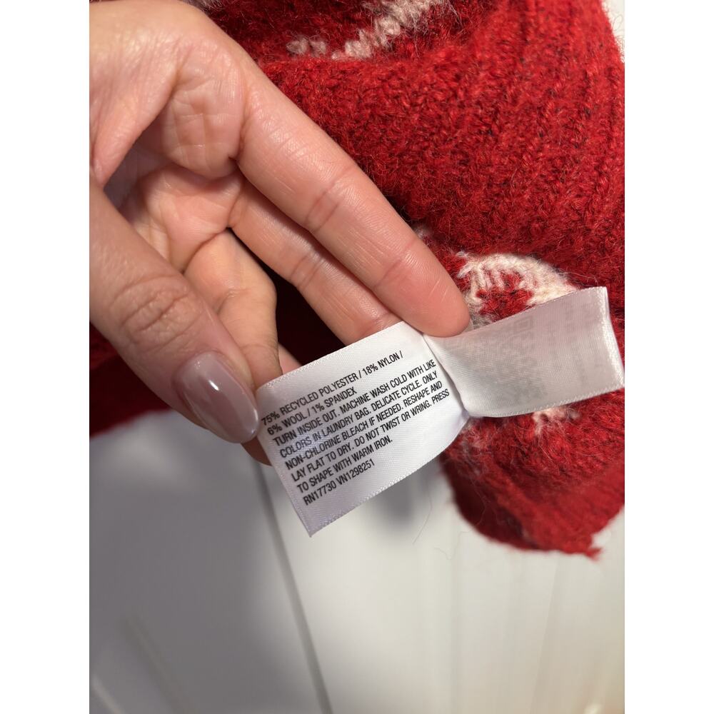 Universal Thread XL Red White Snowflake Sweater - Picture 6 of 7